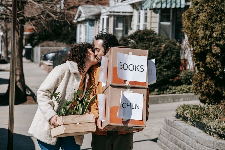 Moving Into New Home Checklist: Your Moving Day Survival Kit: The 6-Step Checklist That Saves You 0